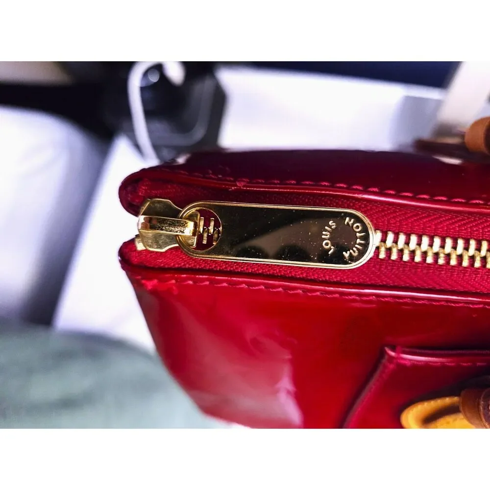 Louis Vuitton Rosewood Avenue Monogram Vernis - Pomme d'Amour vibrant candy red
